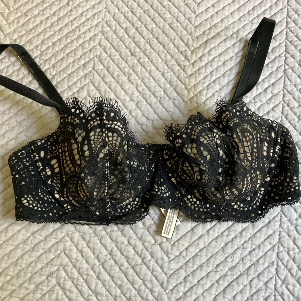 Victoria’s Secret dream angels push-up bra, black lace 34D